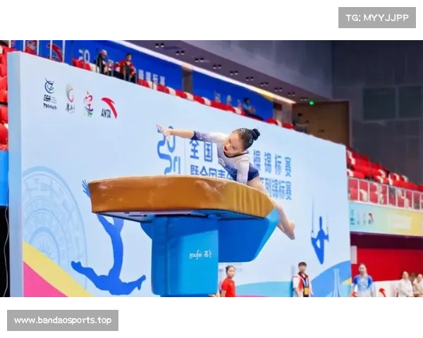 中国选手在全国体操锦标赛上力压群雄全面包揽奖牌彰显实力 中国选手在全国体操锦标赛上力压群雄全面包揽奖牌彰显实力