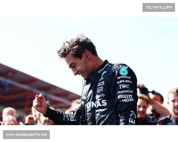F1大奖赛季后赛惊心动魄逆转引爆全场球迷欢呼声四起 F1大奖赛季后赛惊心动魄逆转引爆全场球迷欢呼声四起