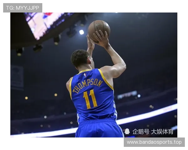 87岁广东婆婆单手投篮神准百步穿杨 引发网友惊叹点赞 87岁广东婆婆单手投篮神准百步穿杨 引发网友惊叹点赞