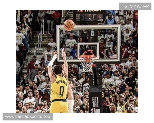 哈利伯顿赛后伤情引发担忧步行者G3前景恐将再度蒙上沉重阴影笼罩