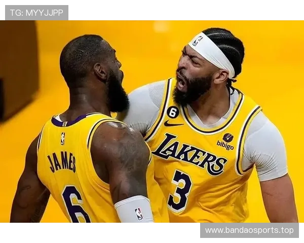 湖人官宣双奇兵爆发三人20+强袭掀翻西部第二再显32胜13负威力